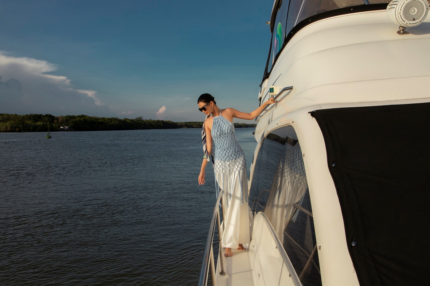 Khám phá Hồ Tràm đa sắc màu theo cách của Cao Thiên Trang và Hà Trúc - Ảnh 1.