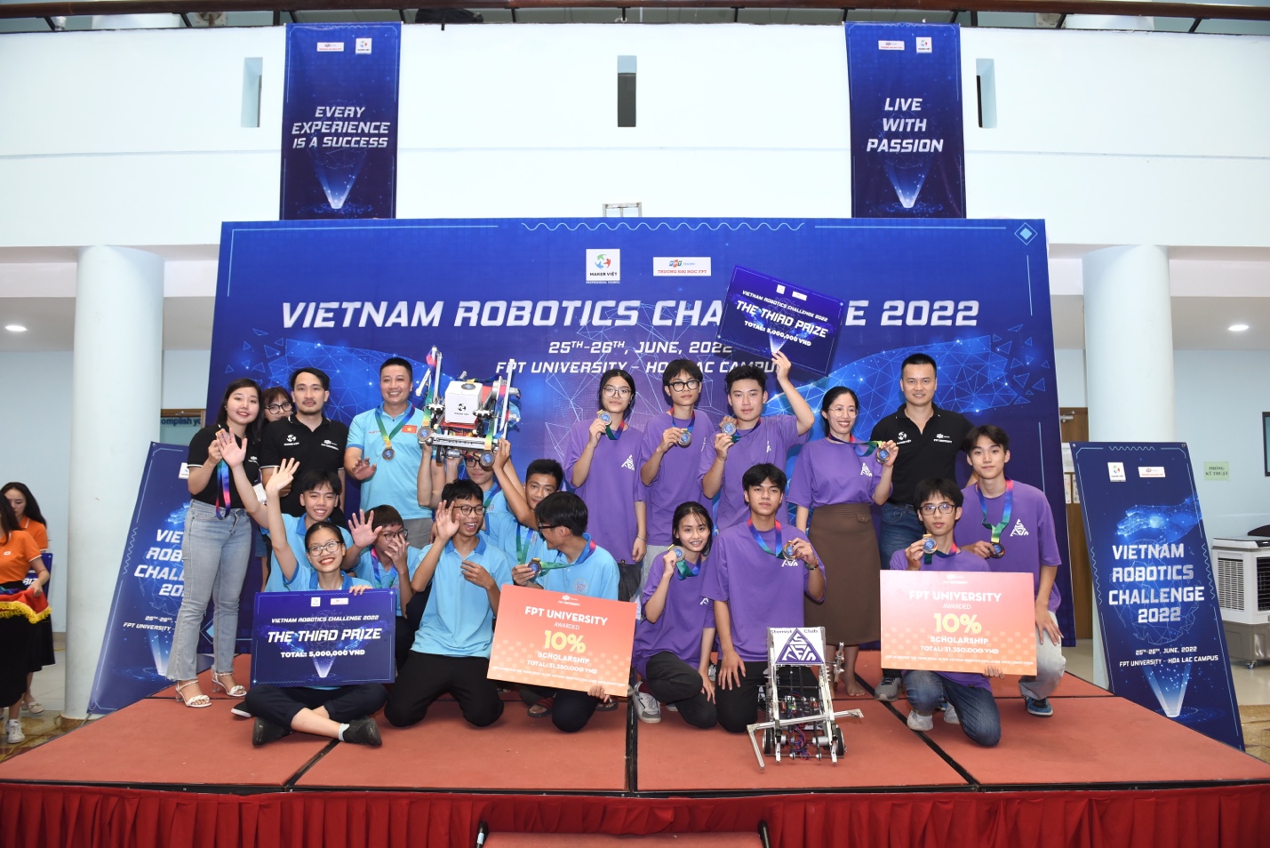 Học sinh 41 trường THPT thi đấu Robot cực gay cấn tại vòng chung kết Vietnam Robotics Challenge - Ảnh 3.