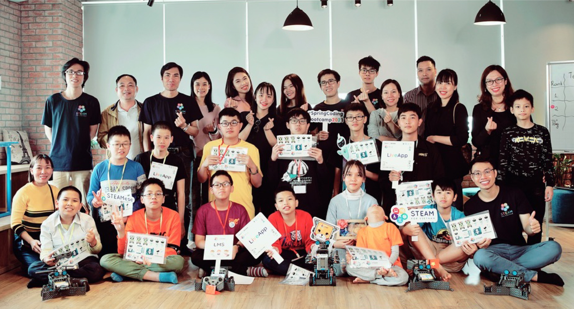 ‘Startup giáo dục’ kỳ lạ: Thiết kế như show truyền hình, mời chuyên gia NASA, Facebook, Google, Microsoft… dạy lập trình miễn phí cho trẻ em Việt Nam - Ảnh 9.