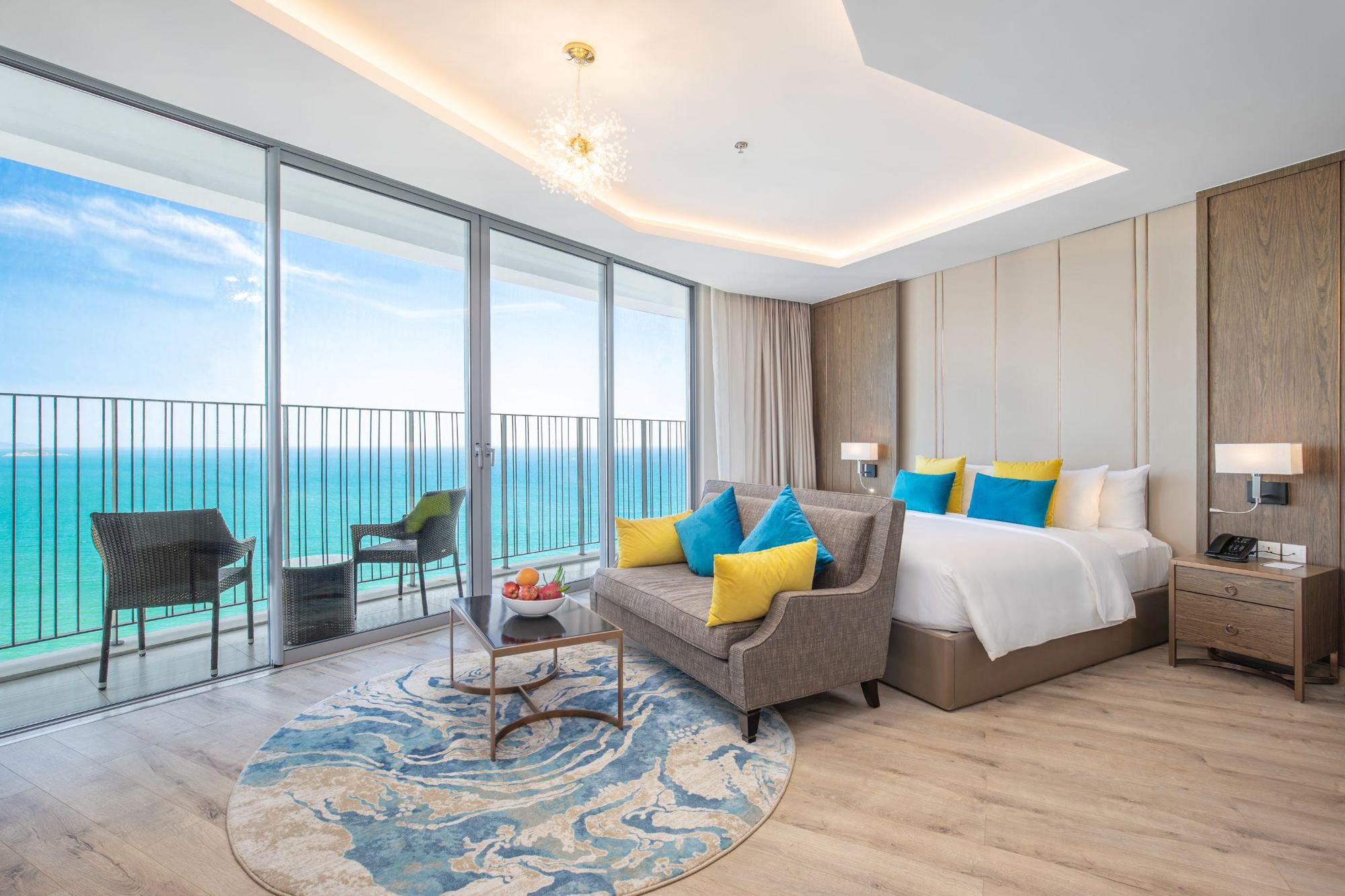 Mở mắt thấy biển xanh tại “trái tim thành phố biển” The Empyrean Nha Trang