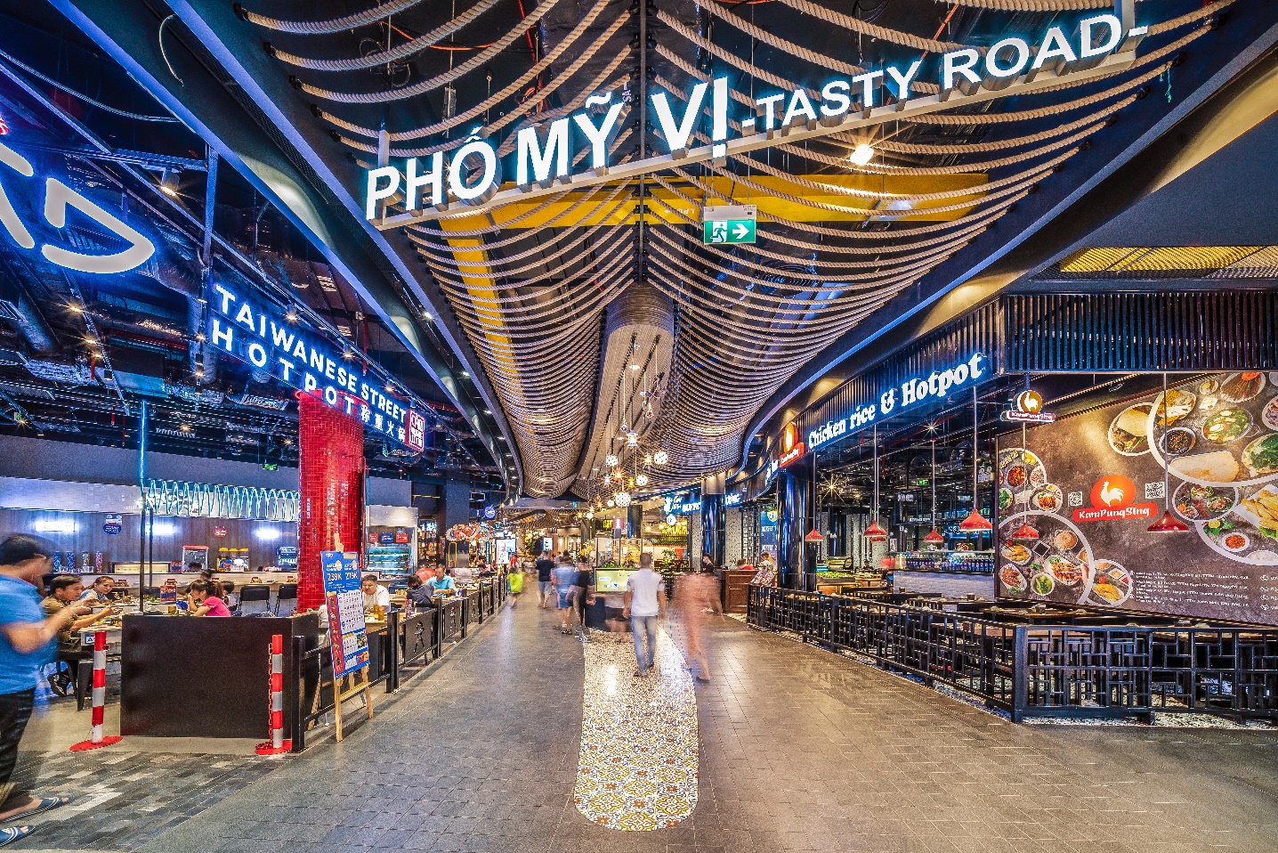 Cuộc đua bản sắc của những “ông lớn” trung tâm thương mại - Ảnh 1.