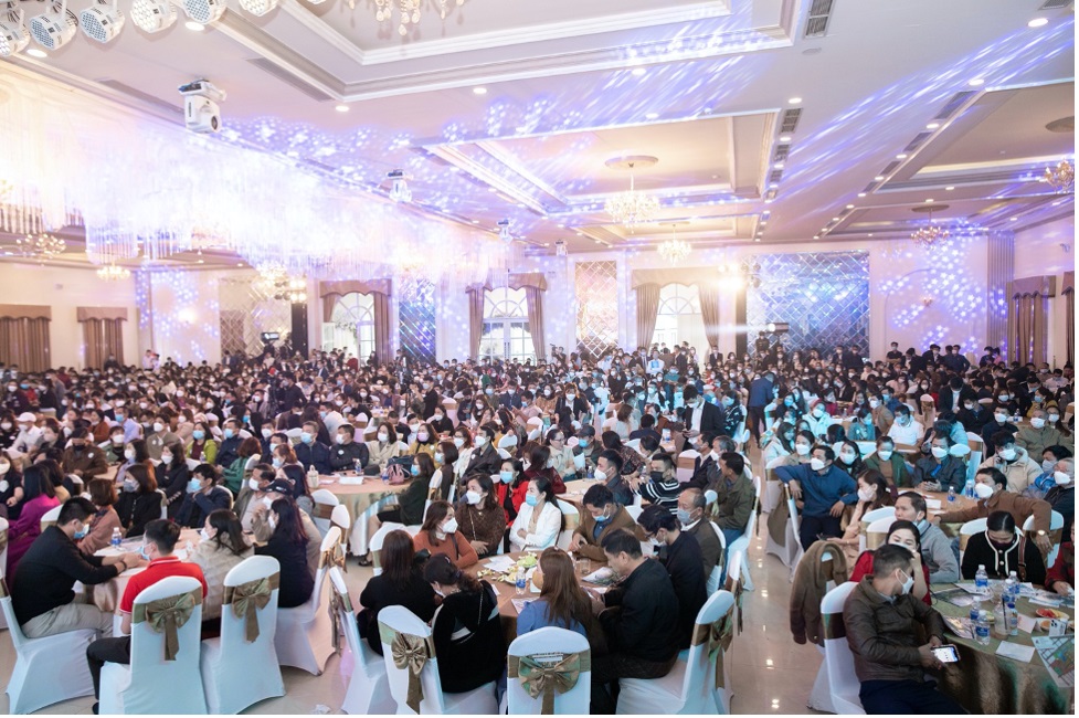 Nhà phố thương mại dần thành hình giữa trung tâm thành phố Đông Hà - Ảnh 2.