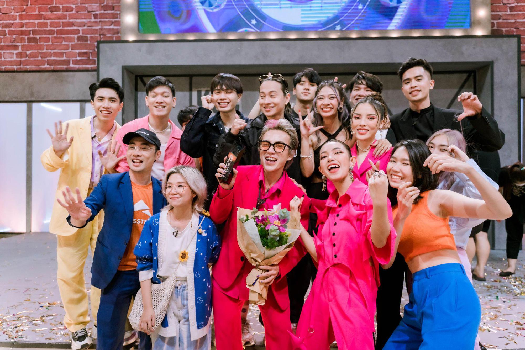 Làm KOC mới nhận ra: Nước trong quá thì không có cá, nghề lạ quá vẫn nhiều người mê - Ảnh 2.