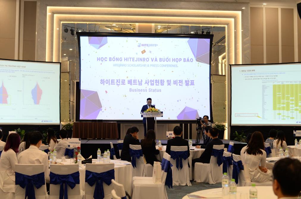 Tập đoàn HITEJINRO Hàn Quốc đầu tư cho thế hệ tương lai của Việt Nam - Ảnh 1.