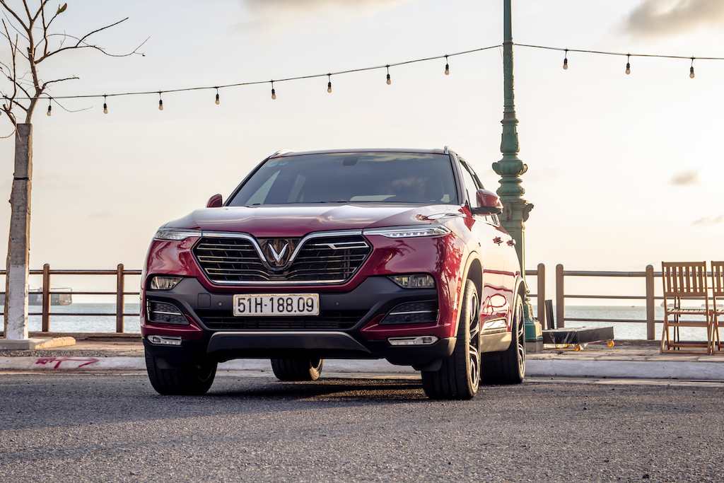 Hết hỗ trợ trước bạ, VinFast tung ưu đ&atilde;i khủng cả trăm triệu đồng cho kh&aacute;ch mua xe - Ảnh 2.