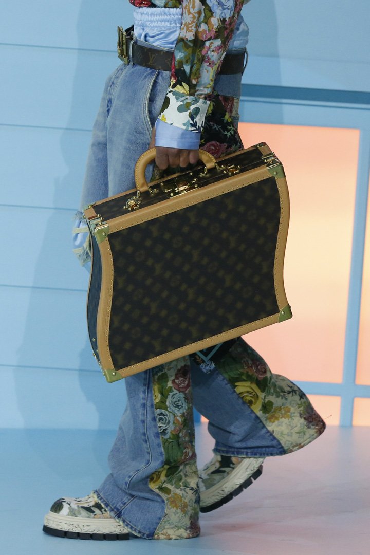 Louis Vuitton Mens Fall 2022 tại Thái Lan: Hình bóng thân thương của Virgil Abloh vẫn ở đâu đây! - Ảnh 10. Louis Vuitton Mens Fall 2022 tại Thái Lan: Hình bóng thân thương của Virgil Abloh vẫn ở đâu đây! - Ảnh 10.