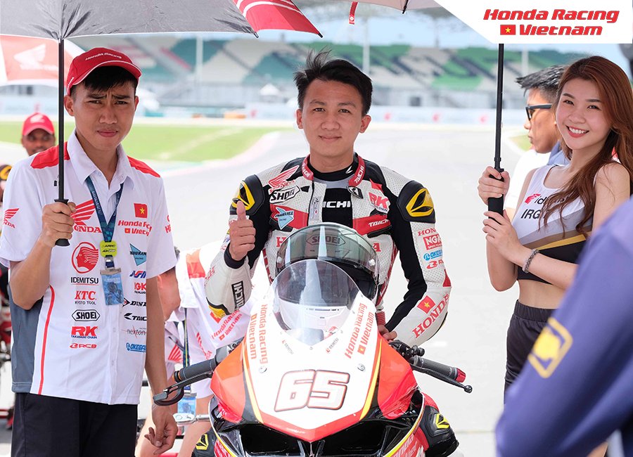 Giải đua xe thể thao ARRC 2022: Đột phá dũng mãnh, tay đua Việt Nam đạt cột mốc ấn tượng ở trường đua khắc nghiệt bậc nhất châu Á - Ảnh 4. Giải đua xe thể thao ARRC 2022: Đột phá dũng mãnh, tay đua Việt Nam đạt cột mốc ấn tượng ở trường đua khắc nghiệt bậc nhất châu Á - Ảnh 4.