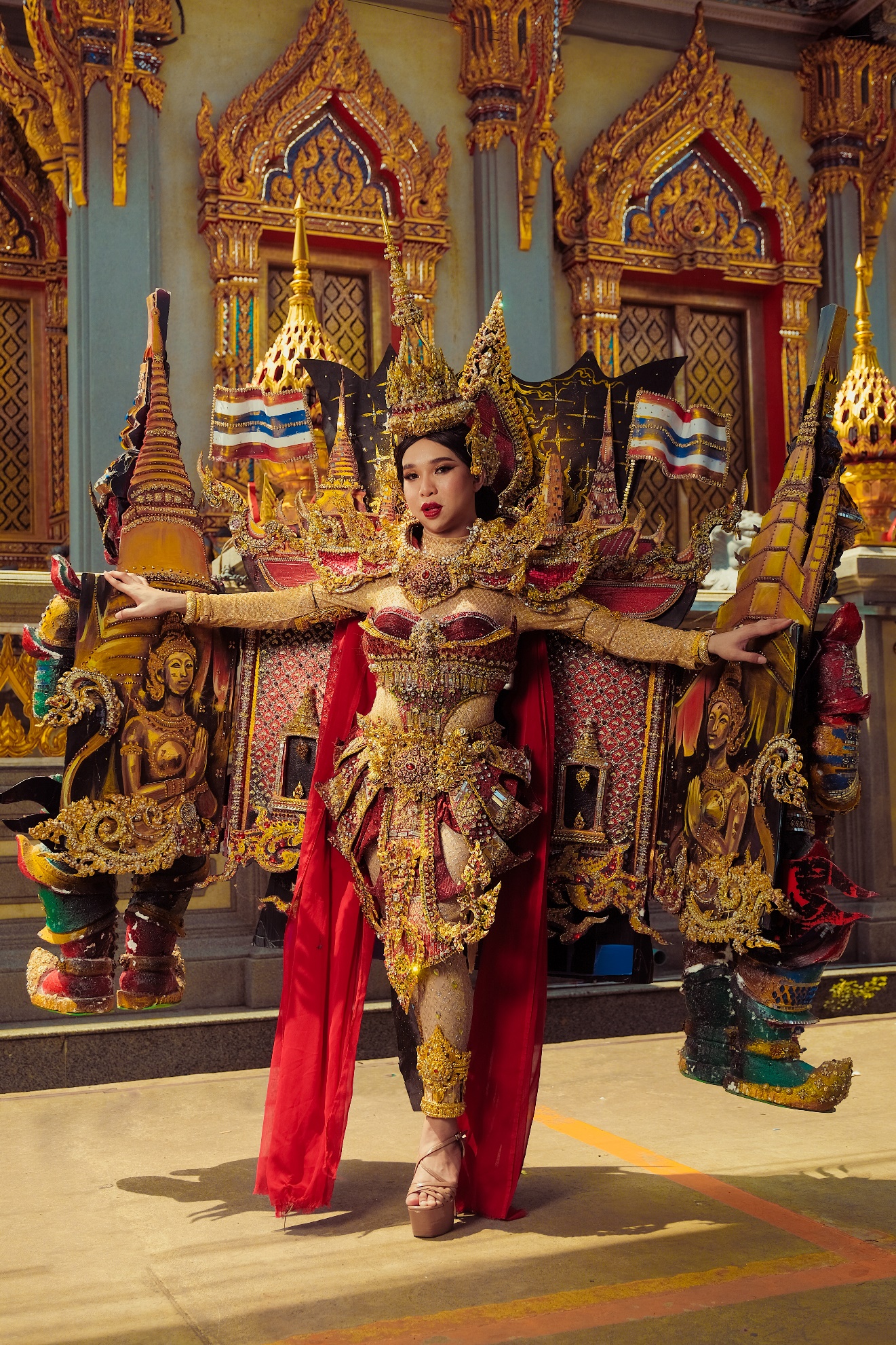 CEO Hương Nam Production House gây sốt cộng đồng mạng với bộ ảnh “National costume” Thái Lan - Ảnh 3.