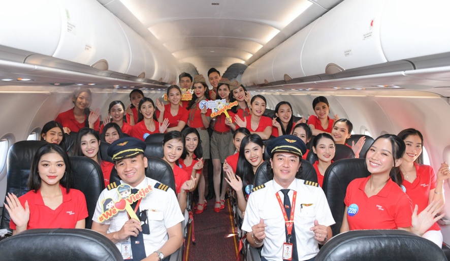 “Bỏng mắt với các thí sinh Miss World tại sân bay - Ảnh 12.