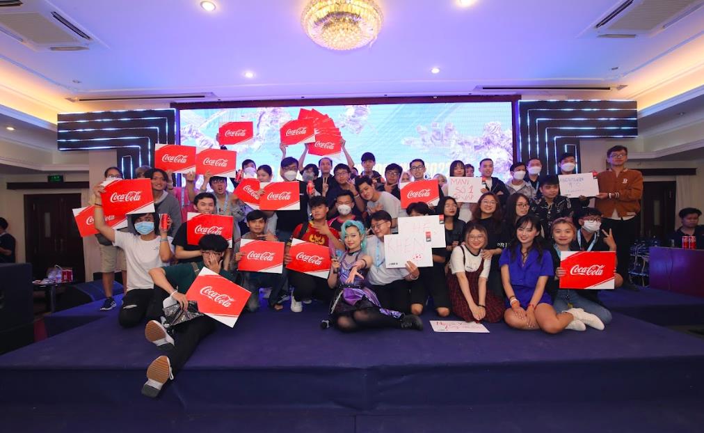 Coca-Cola cùng fan Esports hào hứng cổ vũ Chung kết Thế giới Tốc Chiến Icons Global Championship 2022 - Ảnh 5. Coca-Cola cùng fan Esports hào hứng cổ vũ Chung kết Thế giới Tốc Chiến Icons Global Championship 2022 - Ảnh 5.
