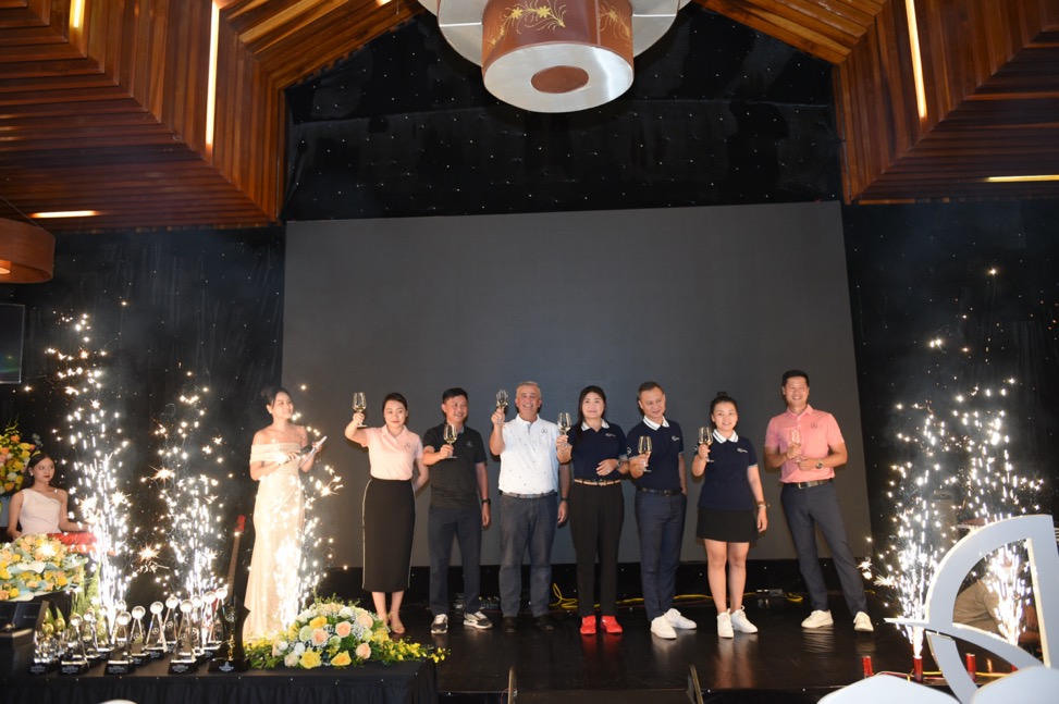 Mercedes-Benz An Du Golf Open Champion 2022 trao thưởng trị giá hàng tỉ đồng - Ảnh 1.