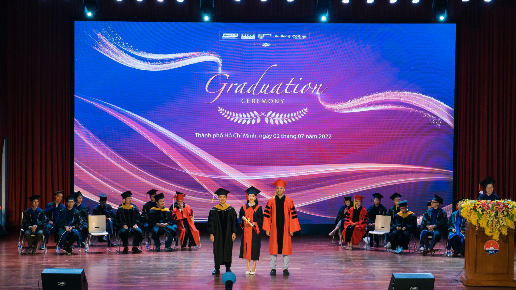 Sinh viên FPT Skillking Hồ Chí Minh xúc động trong lễ tốt nghiệp - Ảnh 2.