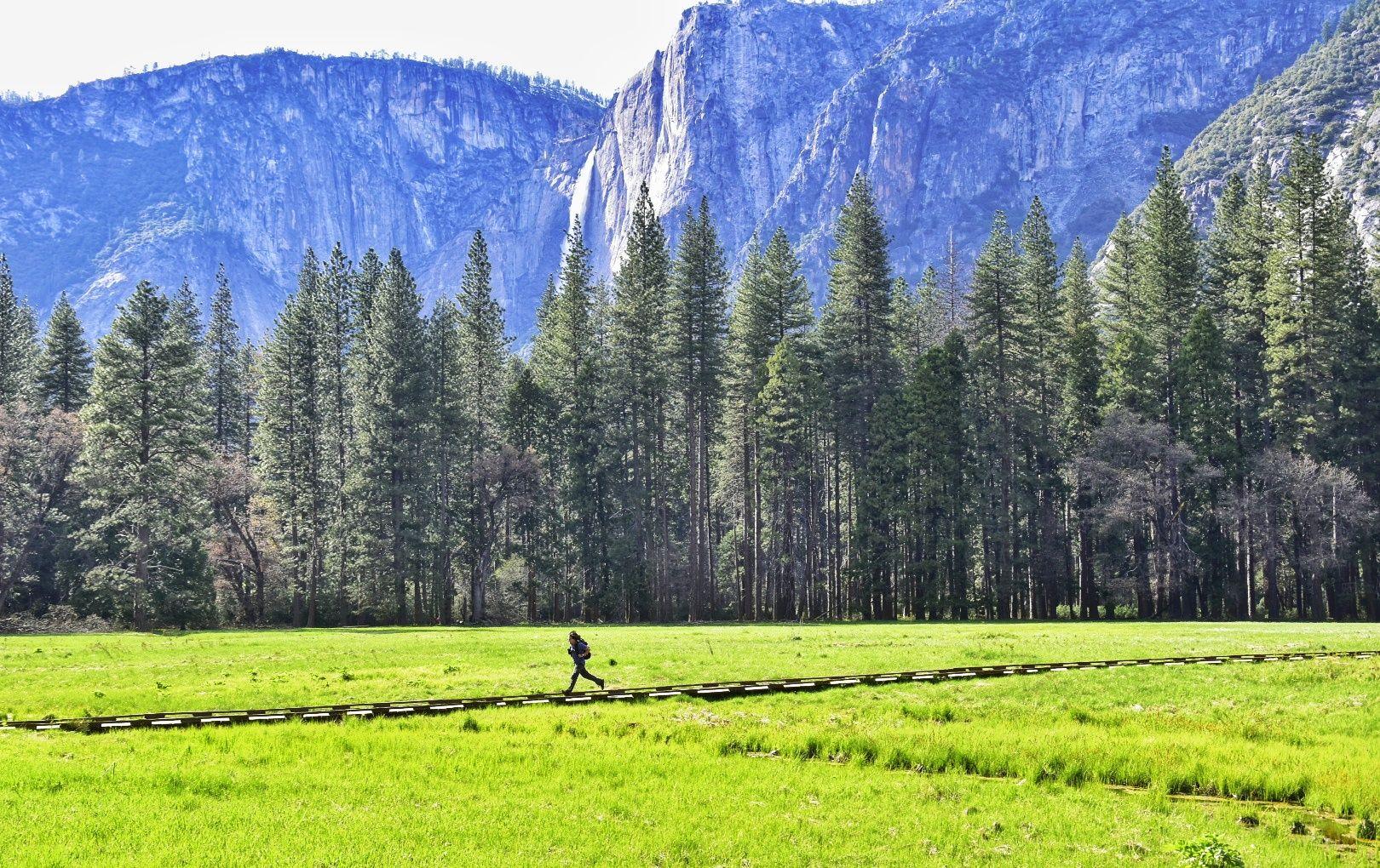 &ldquo;L&ograve;ng tham v&ocirc; đ&aacute;y&rdquo; của người đi v&ograve;ng quanh thế giới Trần Đặng Đăng Khoa - Ảnh 2.