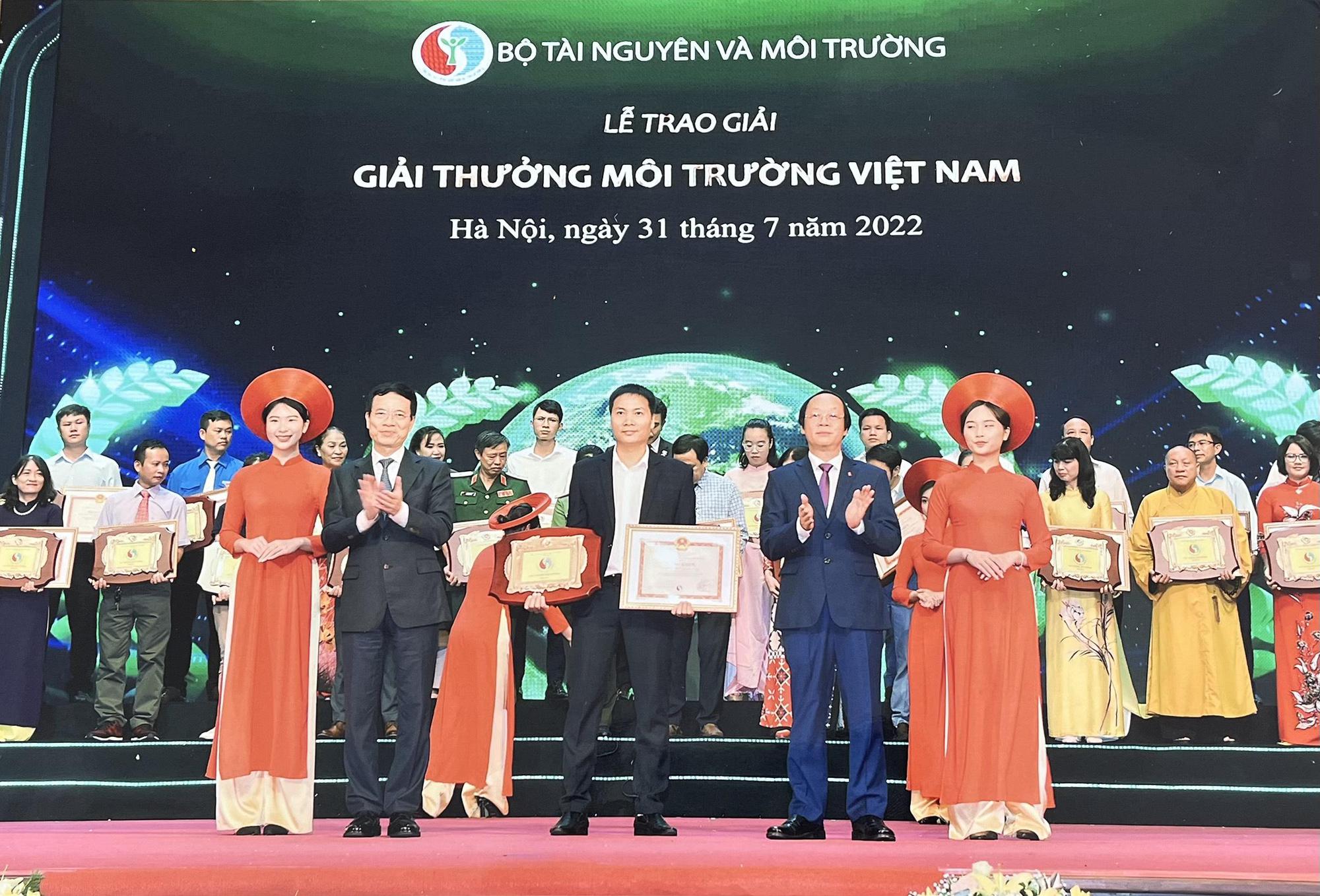 Cụm trang trại bò sữa Vinamilk Đà Lạt được vinh danh tại giải thưởng Môi trường Việt Nam - Ảnh 1. Cụm trang trại bò sữa Vinamilk Đà Lạt được vinh danh tại giải thưởng Môi trường Việt Nam - Ảnh 1.