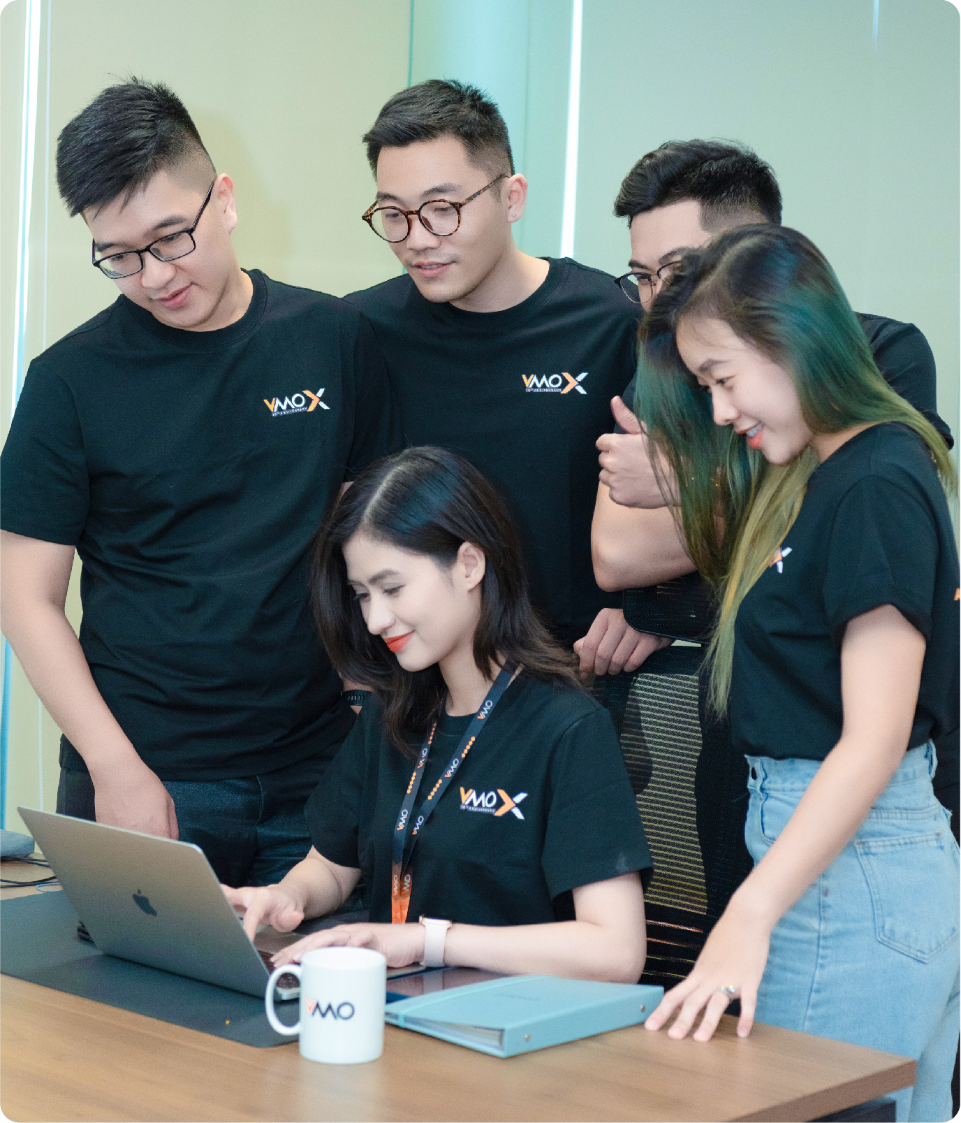Những “chiến tướng” không biết khuất phục của VMO HOLDINGS và khát vọng mang thương hiệu Việt lên bản đồ công nghệ toàn cầu - Ảnh 3. Những “chiến tướng” không biết khuất phục của VMO HOLDINGS và khát vọng mang thương hiệu Việt lên bản đồ công nghệ toàn cầu - Ảnh 3.