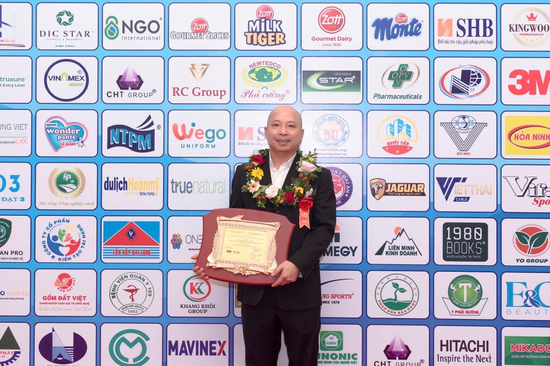 Doanh nhân Đàm Quang Hùng ghi danh bảng vàng “Doanh nhân Vàng Việt Nam 2022” - Ảnh 2.