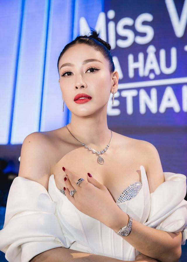Dàn Hoa hậu đình đám diện trang sức đắt giá của Hera Jewelry & Diamonds dự chung kết Miss World Việt Nam - Ảnh 2.