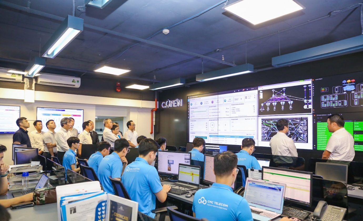 Bộ trưởng Nguyễn Kim Sơn: Mong Trường Đại học CMC trở thành hình mẫu - Ảnh 3. Bộ trưởng Nguyễn Kim Sơn: Mong Trường Đại học CMC trở thành hình mẫu - Ảnh 3.