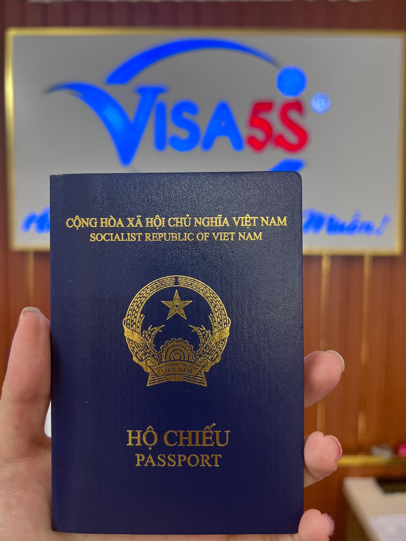 Bạn đang lên kế hoạch xin Visa Hàn Quốc để đi du lịch tháng 08/2022? Hãy cùng xem hình ảnh liên quan đến Visa Hàn Quốc, chúng tôi sẽ giải đáp mọi thắc mắc của bạn, đưa ra những thay đổi mới nhất trong quy trình xin Visa Hàn Quốc.