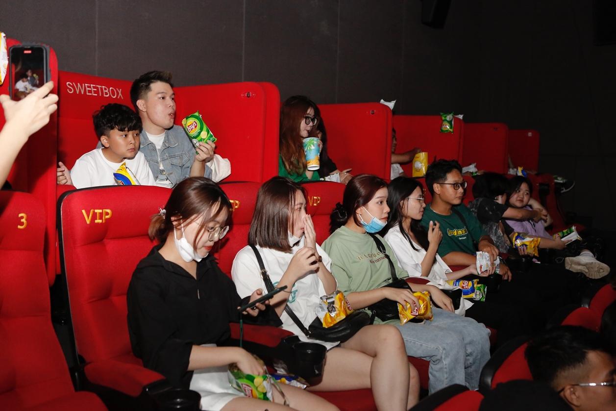 Lay’s Việt Nam biến rạp phim trong mơ của hội mê snack thành hiện thực nhờ phụ đề “giòn rụm” - Ảnh 6.