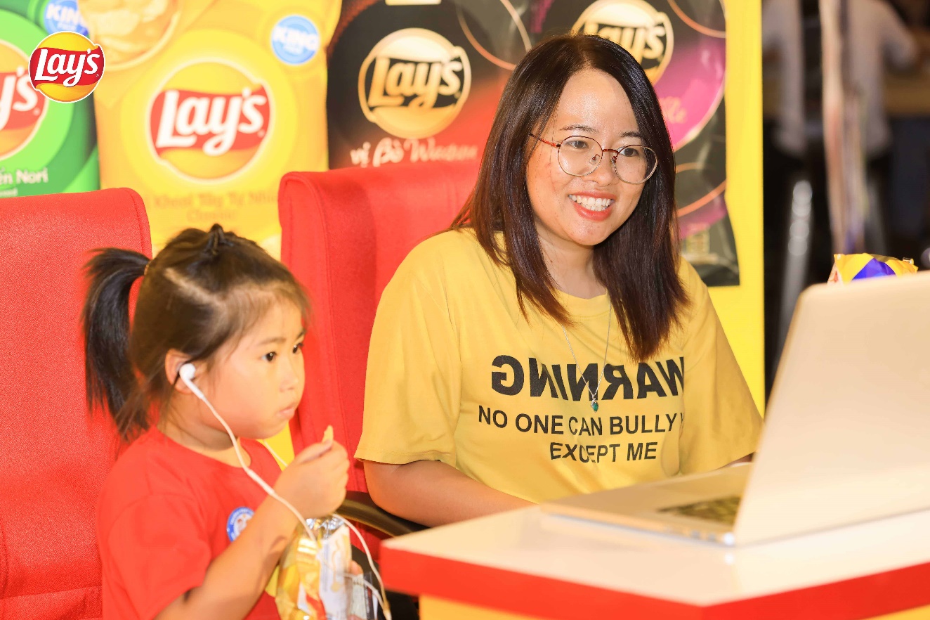 Lay’s Việt Nam biến rạp phim trong mơ của hội mê snack thành hiện thực nhờ phụ đề “giòn rụm” - Ảnh 2.