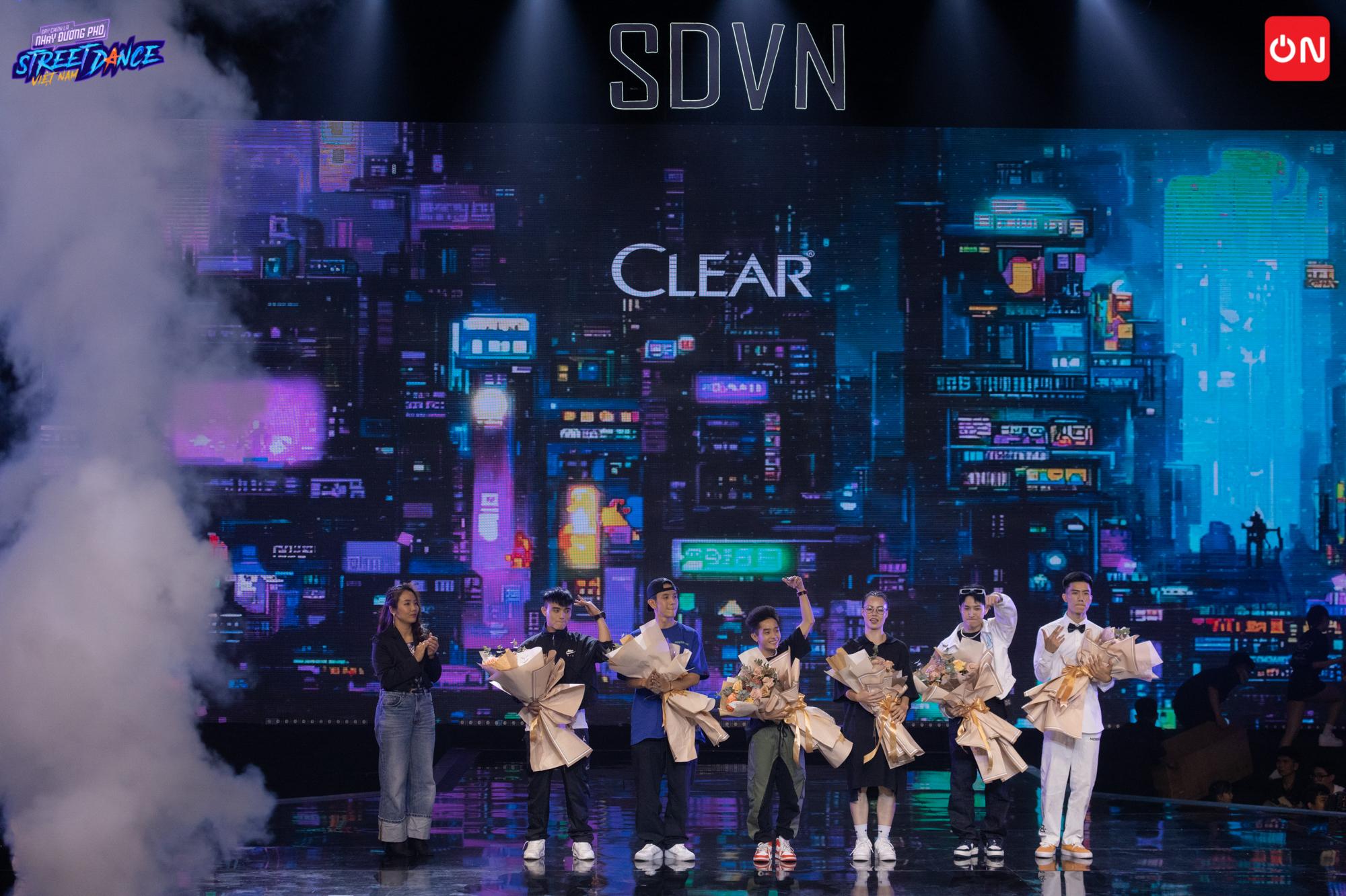 CLEAR thưởng nóng 600 triệu cho các thí sinh ngay đêm chung kết Street Dance Việt Nam, lan tỏa thông điệp “Đầu Lạnh Tim Nóng” bằng chuỗi hành động thiết thực - Ảnh 3.