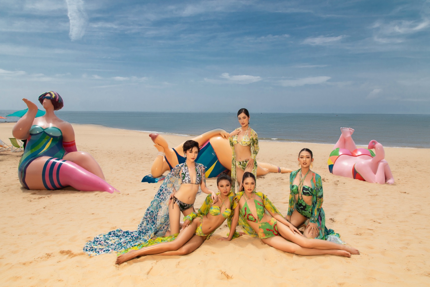 Bộ đôi Miss Earth tung ảnh siêu hot trong kỳ nghỉ dưỡng tại thành phố biển Phan Thiết - Ảnh 7.