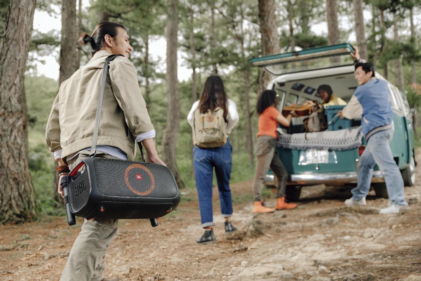 Loa JBL PartyBox On-The-Go được săn đón mùa lễ 2/9 - Ảnh 1. Loa JBL PartyBox On-The-Go được săn đón mùa lễ 2/9 - Ảnh 1.