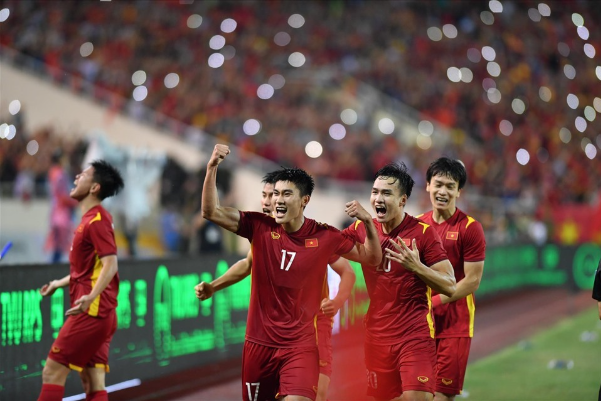 Tương lai tươi sáng đang chờ đợi bóng đá Việt Nam - Ảnh 3.
