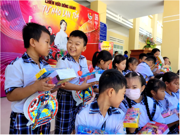 Hàng nghìn món quà từ Honda Việt Nam thắp sáng đêm Trung Thu 2022 - Ảnh 1.
