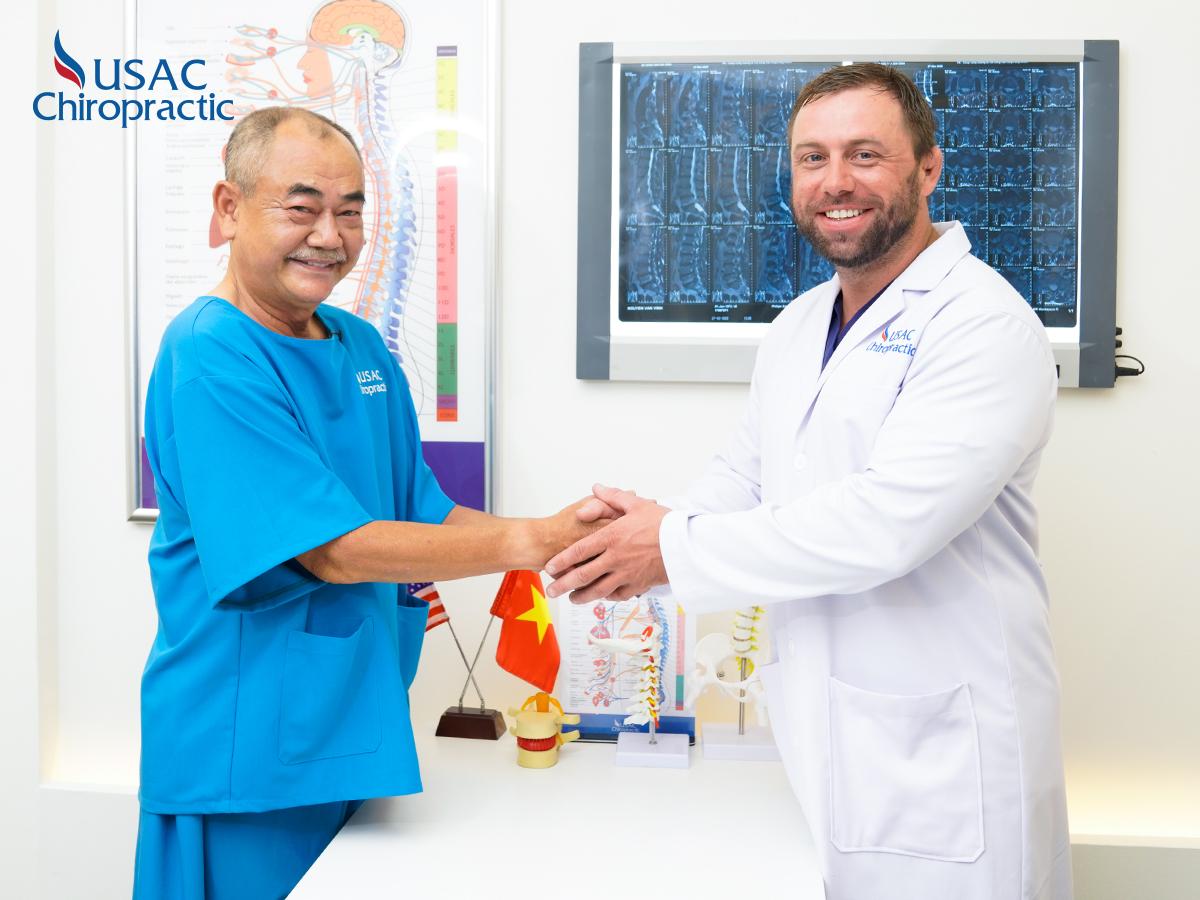NSND Kim Xuân, NSƯT Hữu Châu, NSND Việt Anh... đồng loạt lựa chọn USAC Chiropractic để điều trị thoái hóa cột sống - Ảnh 1.