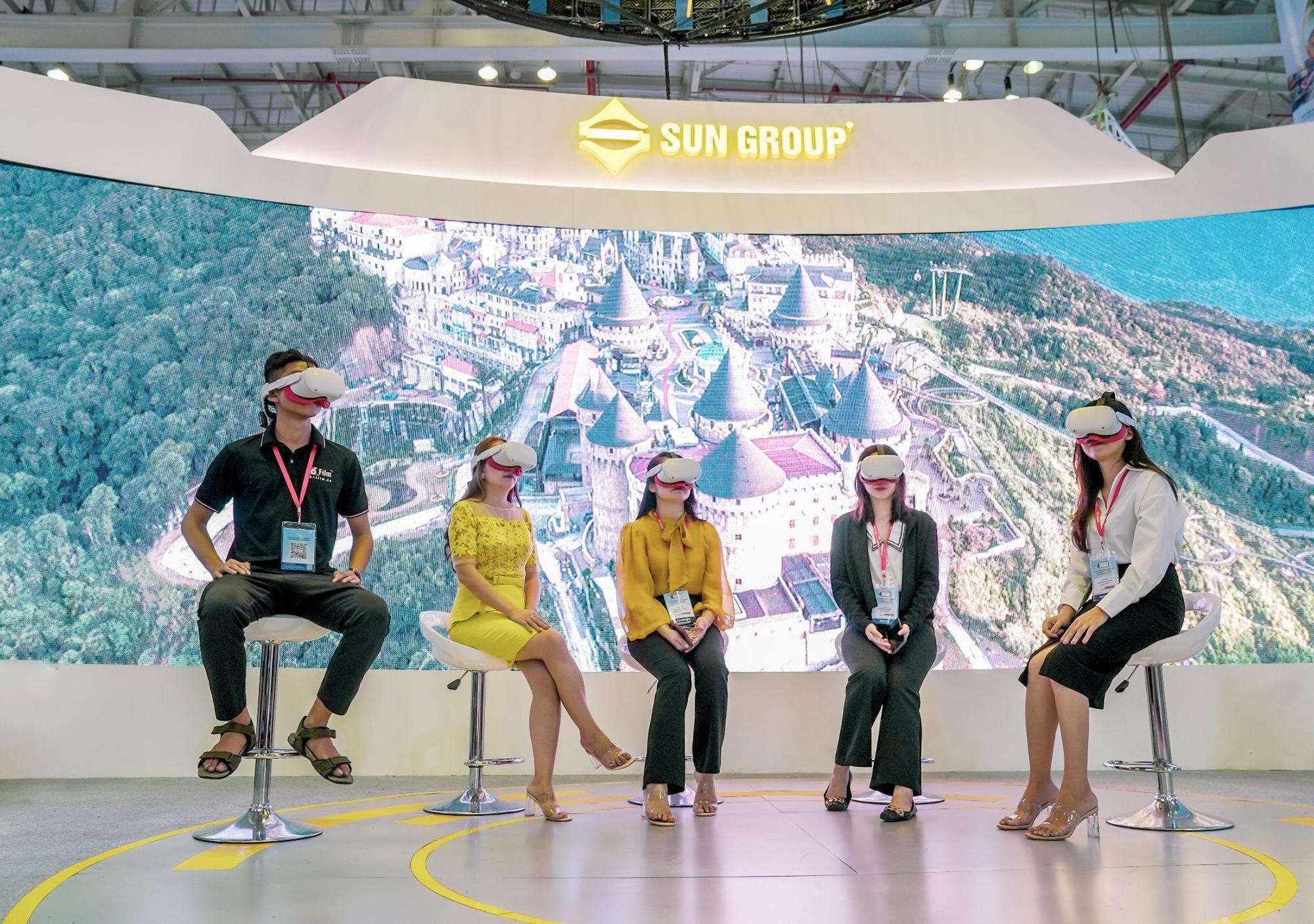 Du ngoạn Đà Nẵng, Tây Ninh ngay tại hội chợ ITE TP. HCM qua kính VR - Ảnh 7. Du ngoạn Đà Nẵng, Tây Ninh ngay tại hội chợ ITE TP. HCM qua kính VR - Ảnh 7.