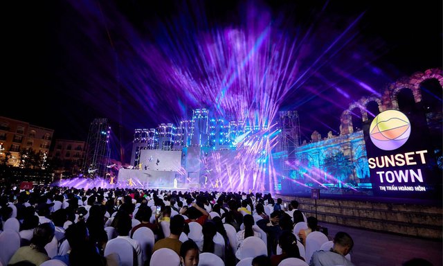Bữa tiệc của âm nhạc, ánh sáng và pháo hoa tại New Year Countdown 2023 Phú Quốc - Ảnh 2.