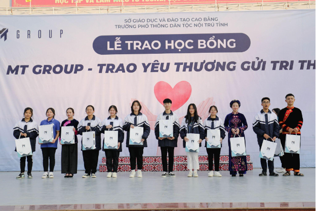 Quỹ học bổng MT GROUP đồng hành cùng Trường THPT Dân tộc Nội trú Cao Bằng - Ảnh 3.