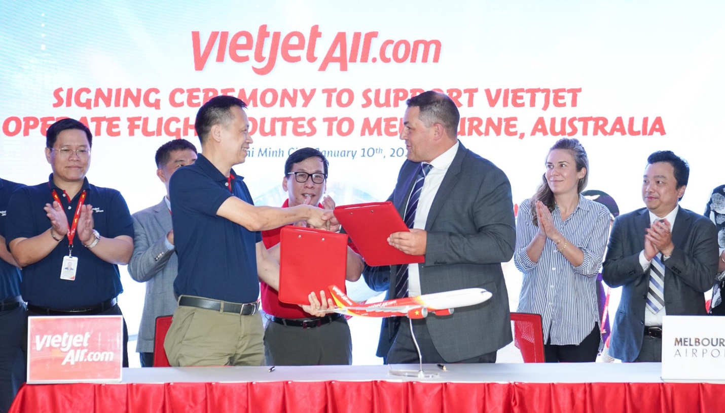 Lãnh đạo Vietjet cùng Bộ trưởng bang Victoria (Úc) công bố đường bay thẳng giữa TP. Hồ Chí Minh và Melbourne - Ảnh 1.