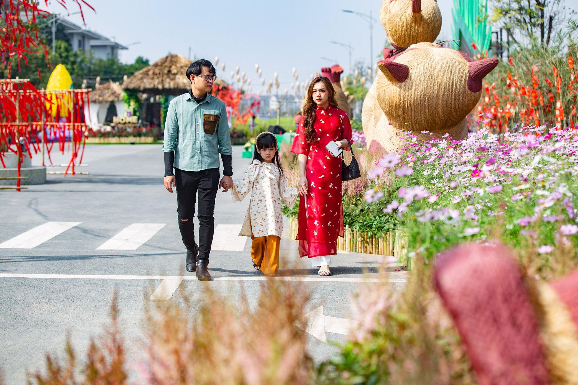 “Happy Tết” diệu kỳ trên đường hoa Home Hanoi Xuan 2023 - Ảnh 3.