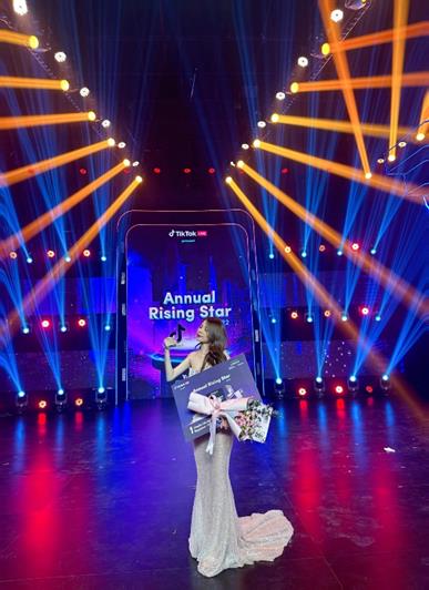 TikTok Live Việt Nam - Annual Rising Star 2022: Kolsme được vinh danh là đối tác hàng đầu - Ảnh 1.