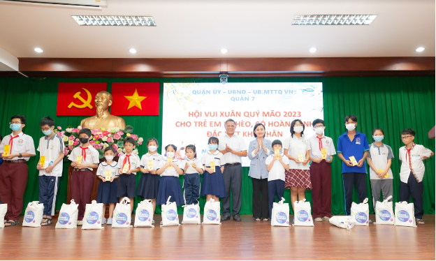 Unilever và các nhãn hàng mang mùa Tết yêu thương đến hơn 10.000 người - Ảnh 2.