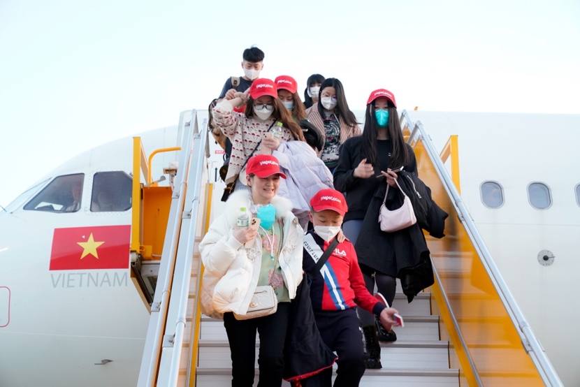 Chuyến bay Vietjet đưa những du khách Trung Quốc đầu tiên đến Nha Trang đầu năm mới - Ảnh 3.