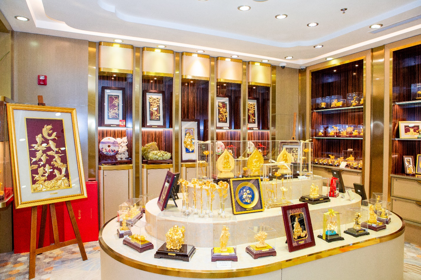 Nhiều sản phẩm vàng DOJI hút khách tại Lễ hội Vàng - Gold Festival 2023 - Ảnh 4.