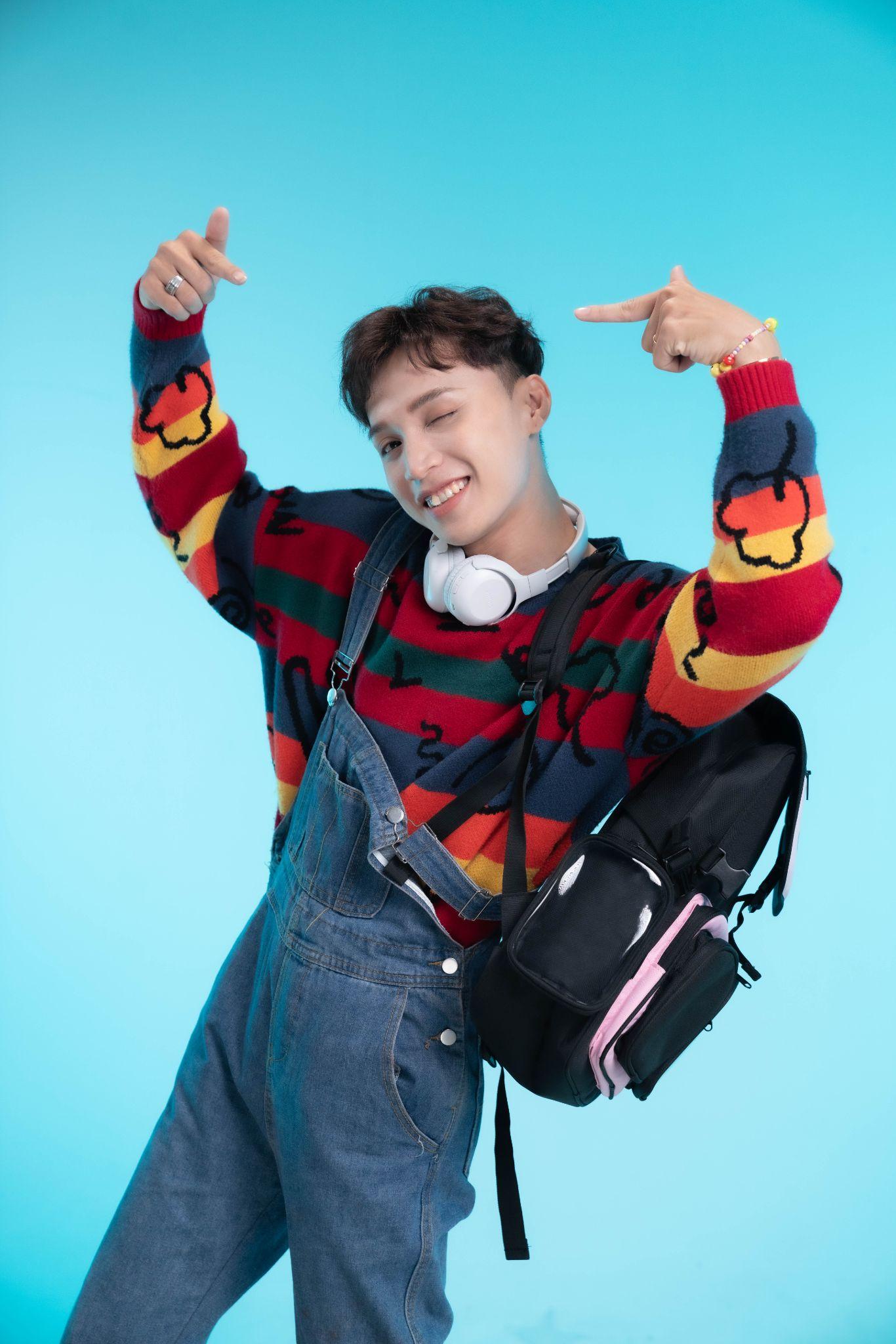 Huỳnh Bảo: Chàng trai đi từ số không đến doanh thu 400 triệu bằng livestream TikTok Shop - Ảnh 1.