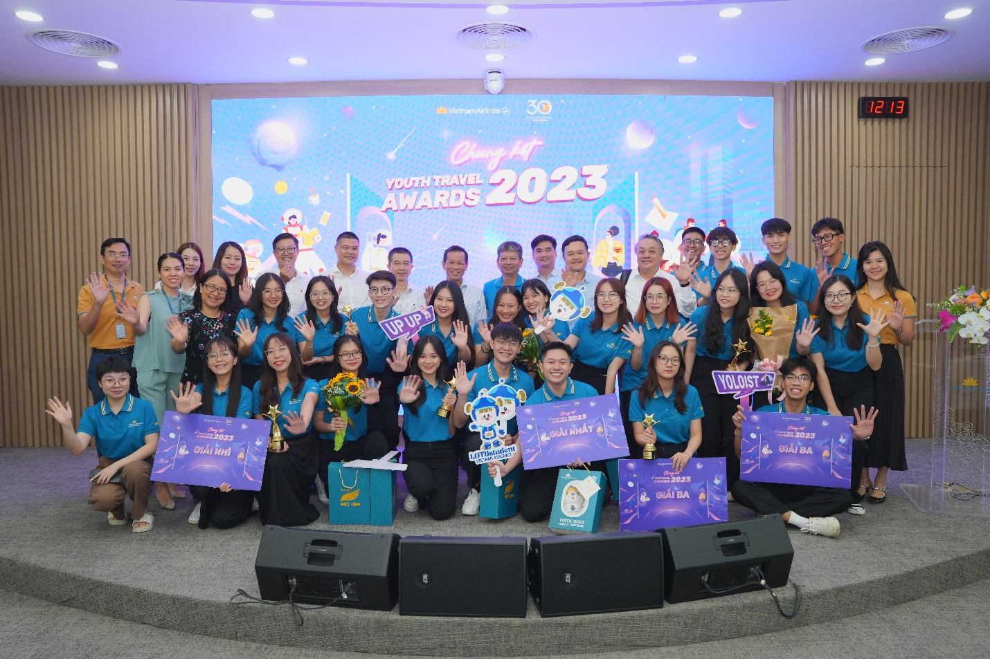 Vietnam Airlines tiếp tục chắp cánh ước mơ cho thế hệ trẻ tại Youth Travel Awards 2023 - Ảnh 1.
