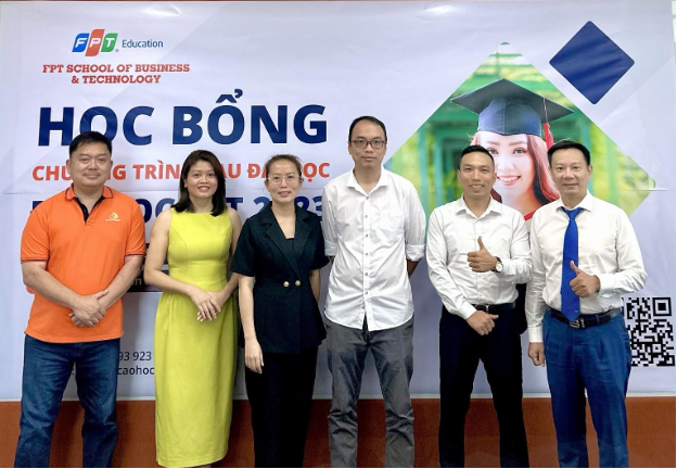 Ứng viên MBA phỏng vấn học bổng nhưng nhận được thứ còn giá trị hơn - Ảnh 2.