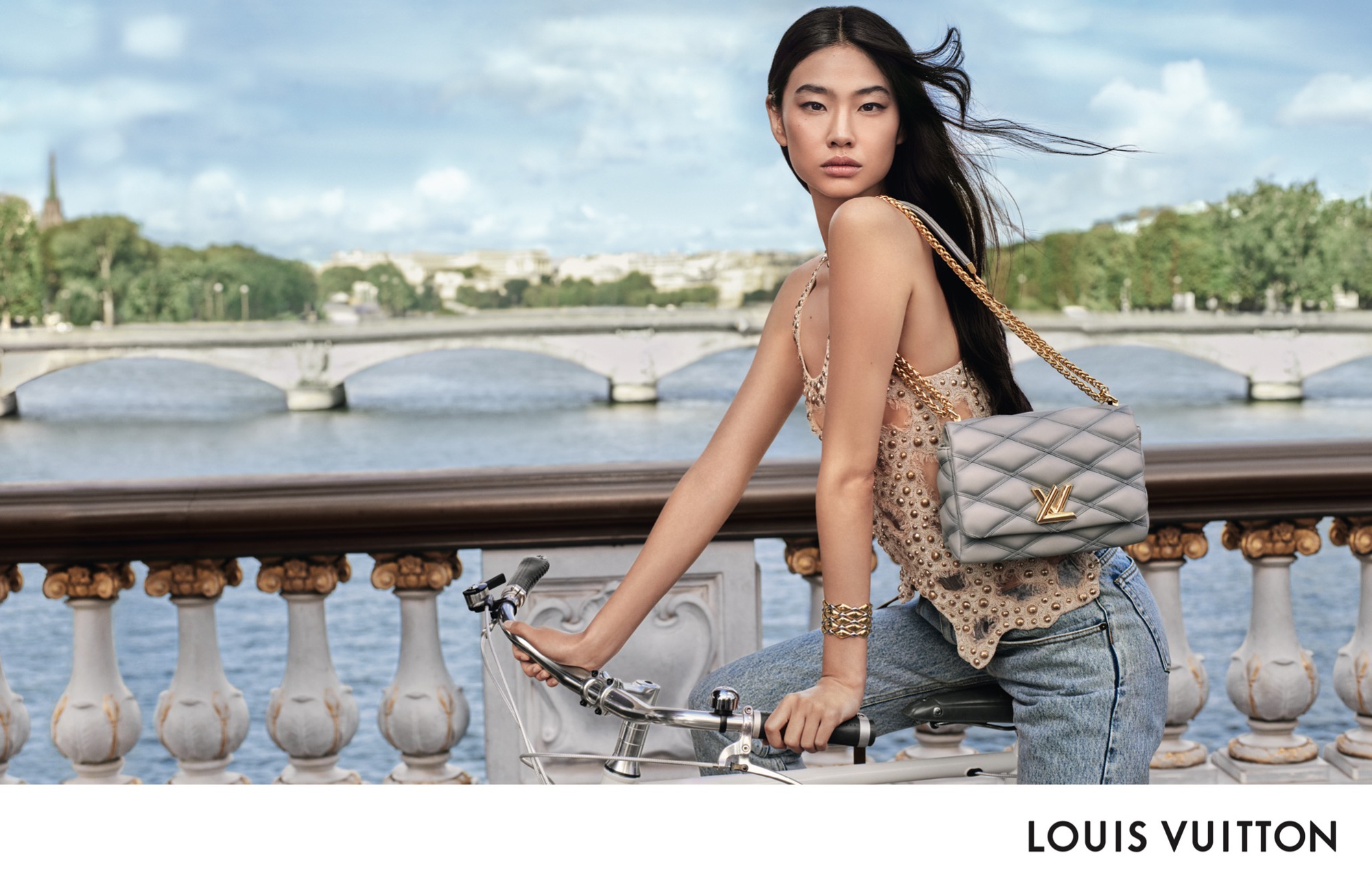 Giải mã sức hút thanh lịch hiện đại theo ngôn ngữ của Louis Vuitton - Ảnh 2.