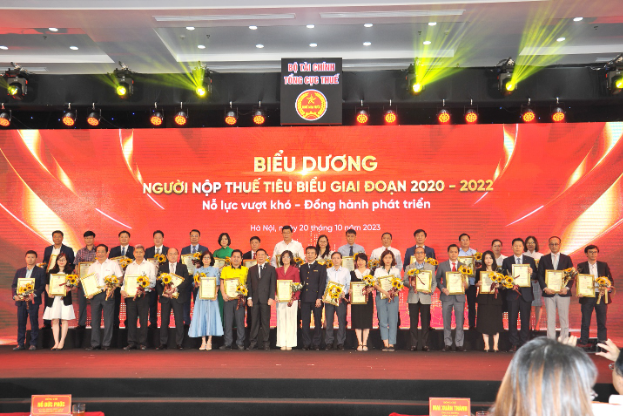 SABECO được vinh danh doanh nghiệp nộp thuế tiêu biểu 2020-2022 - Ảnh 2.