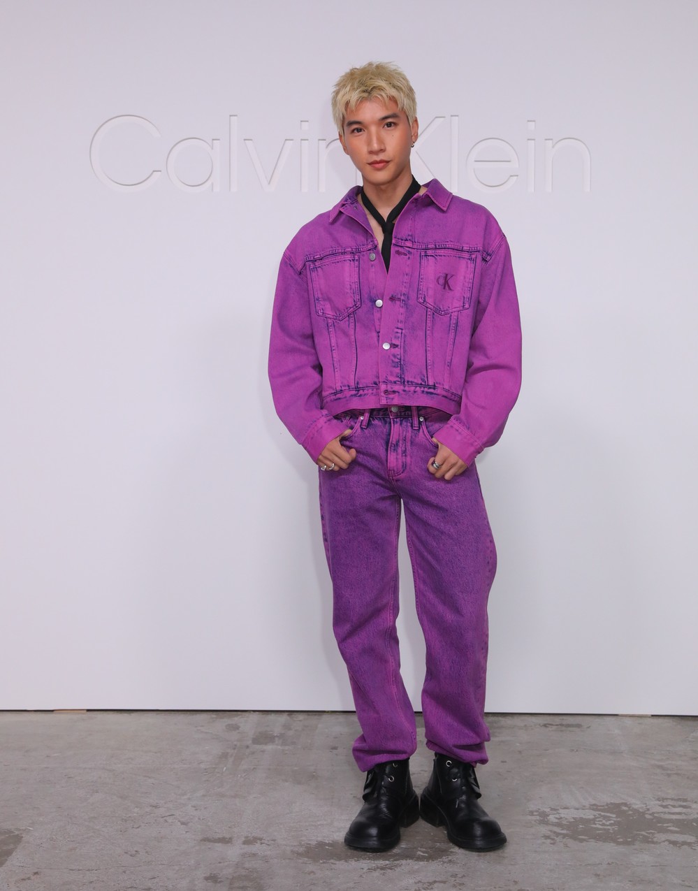 Calvin Klein chính thức ra mắt bộ sưu tập Calvin Klein Jeans Fall 2023 - Ảnh 4.