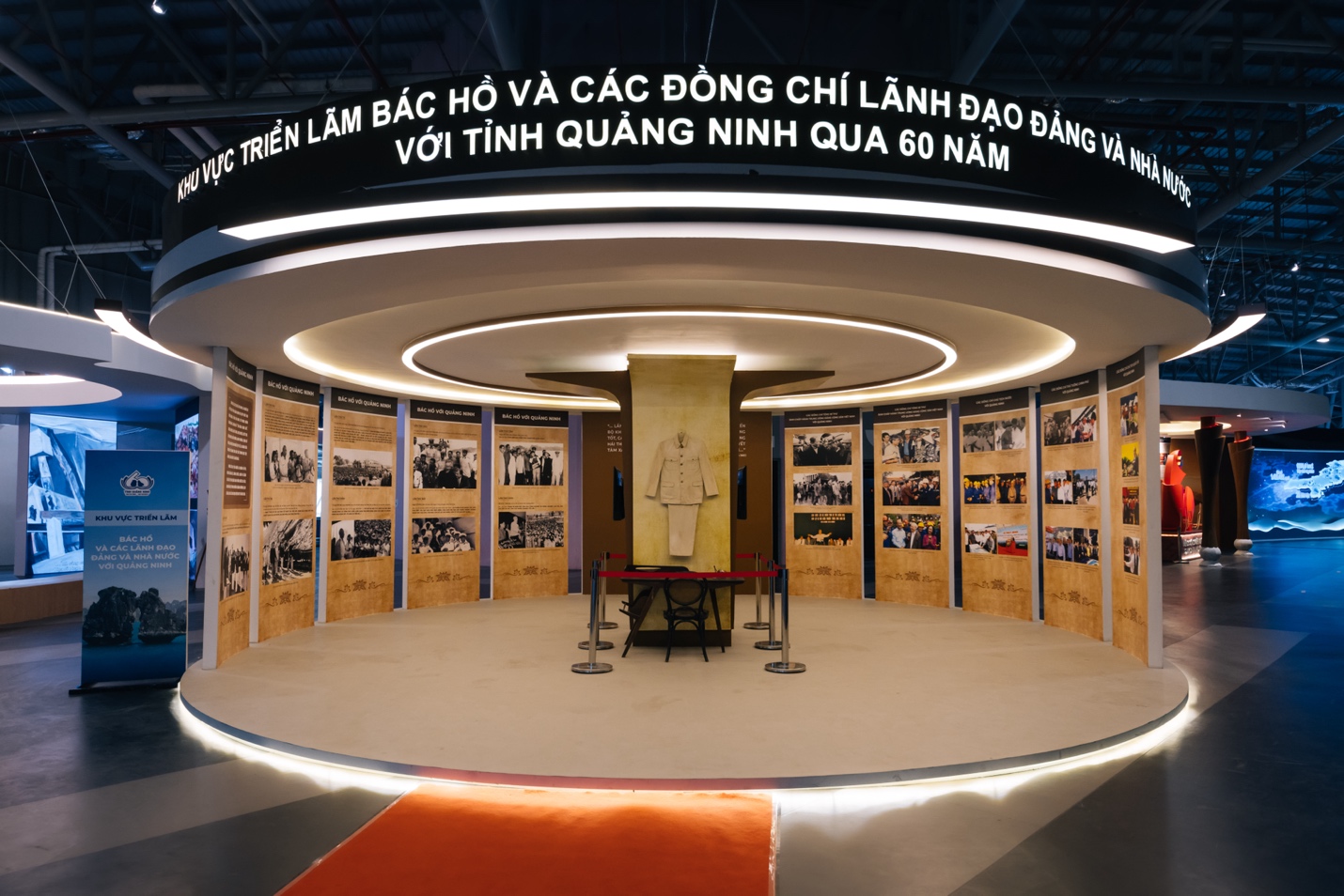 Công nghệ mới khiến cho triển lãm 60 năm tỉnh Quảng Ninh trở nên sống động và thú vị - Ảnh 2.