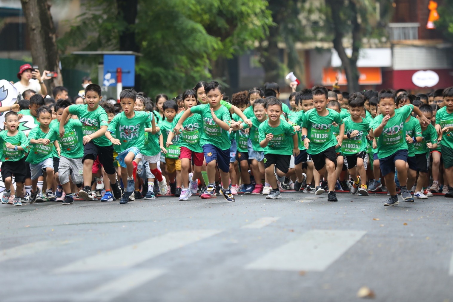 Gần 11.000 vận động viên tham gia giải chạy quốc tế VPBank Hanoi International Marathon 2023 - Ảnh 4.