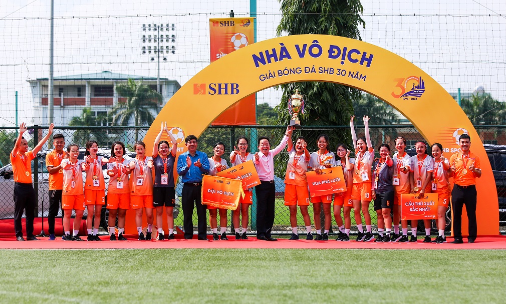 Giải bóng đá SHB - 30 năm thành lập: Sự kiện gây sốc làng túc cầu không chuyên