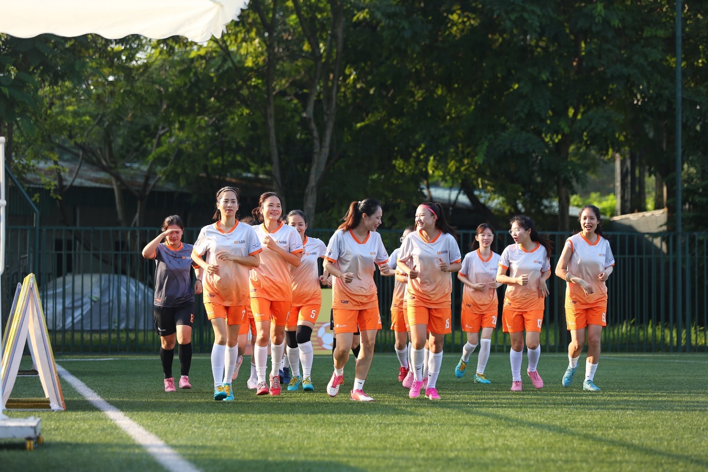 Giải bóng đá SHB - 30 năm thành lập: Sự kiện gây sốc làng túc cầu không chuyên